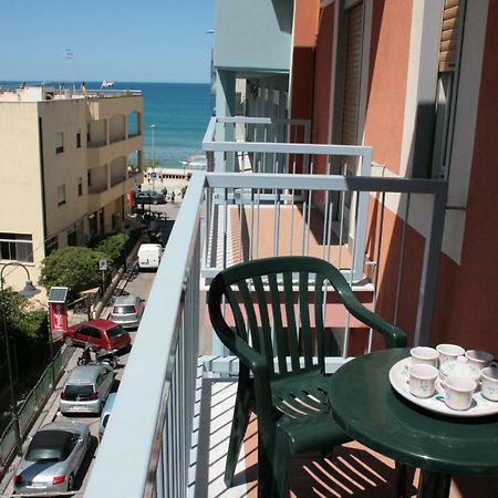 Casa Floridea -Mediterranea Sicilia Apt 체팔루 외부 사진