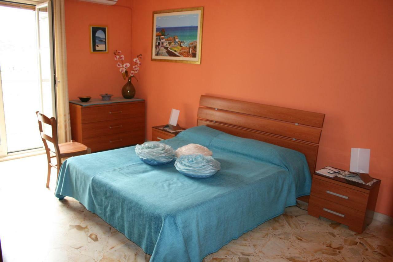 Casa Floridea -Mediterranea Sicilia Apt 체팔루 외부 사진